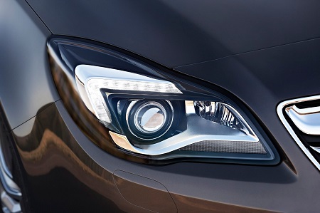 Neuer Opel Insignia 2017 Erlkönig Front LED Bildquelle: Opel